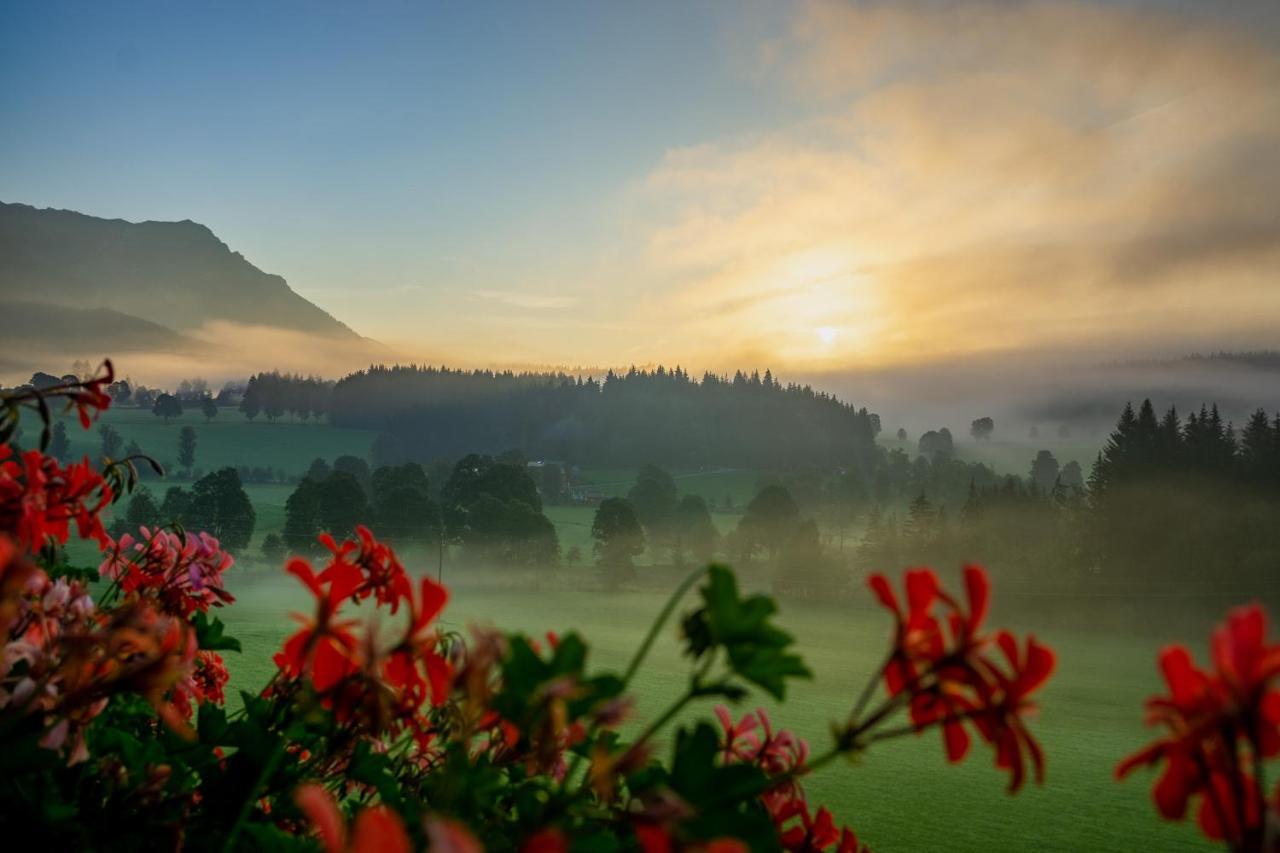 Hotel Tischlbergerhof Рамзау ам Дахщайн Екстериор снимка